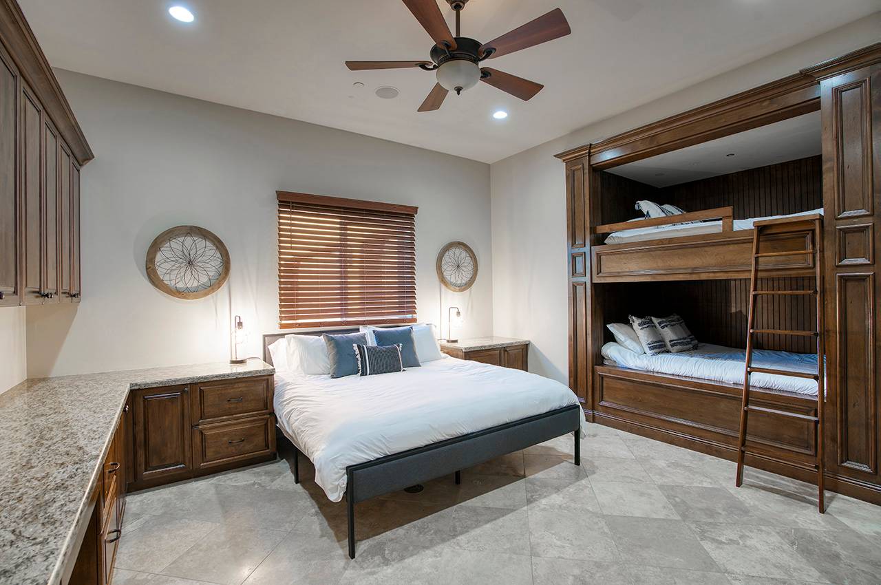 Infinity Manor - Image 26