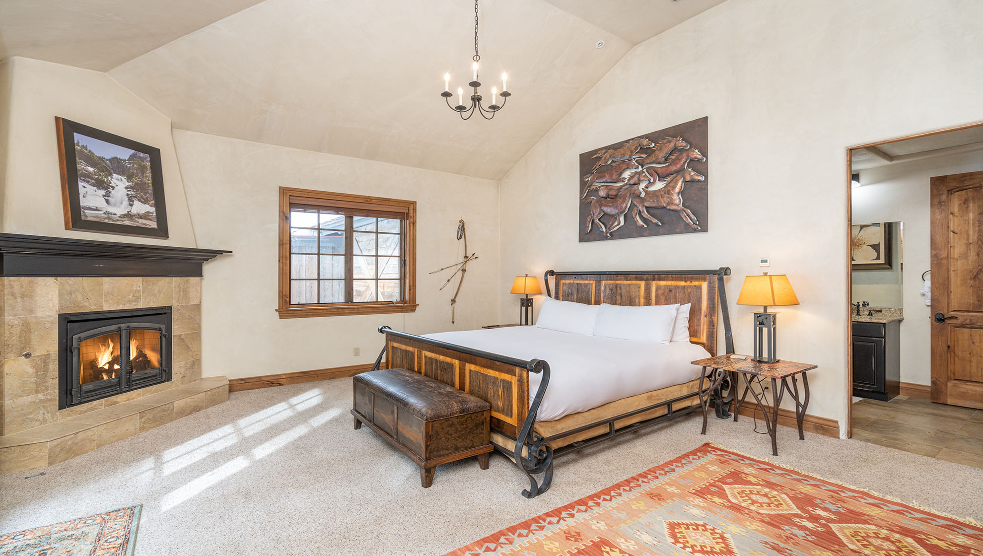 San Joaquin Manor - Image 21