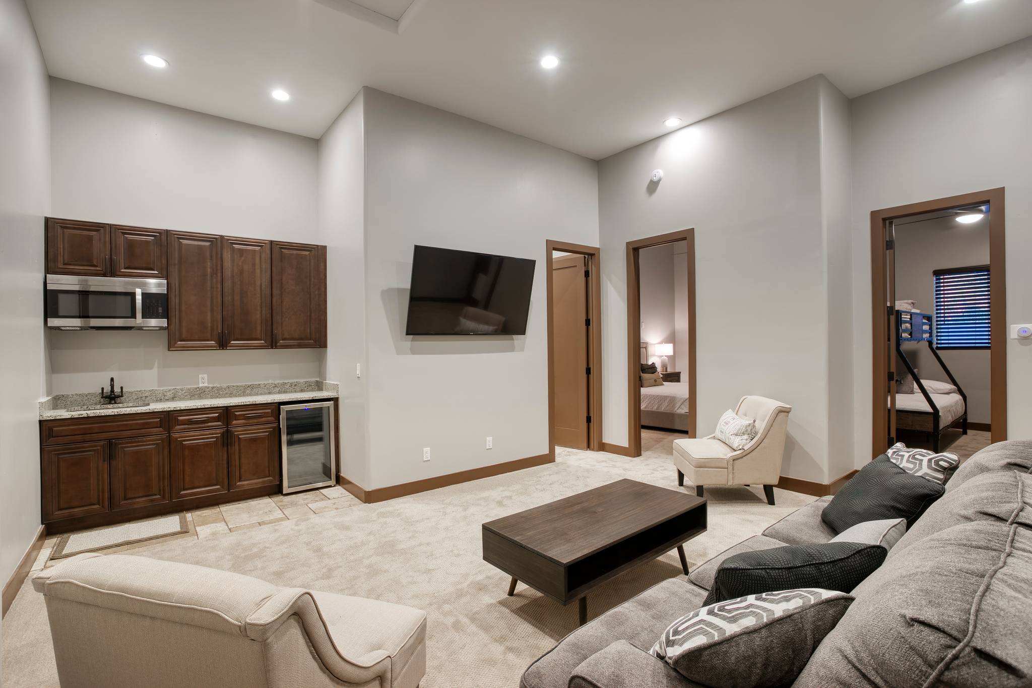 Pinnacle Vista Manor - Image 23