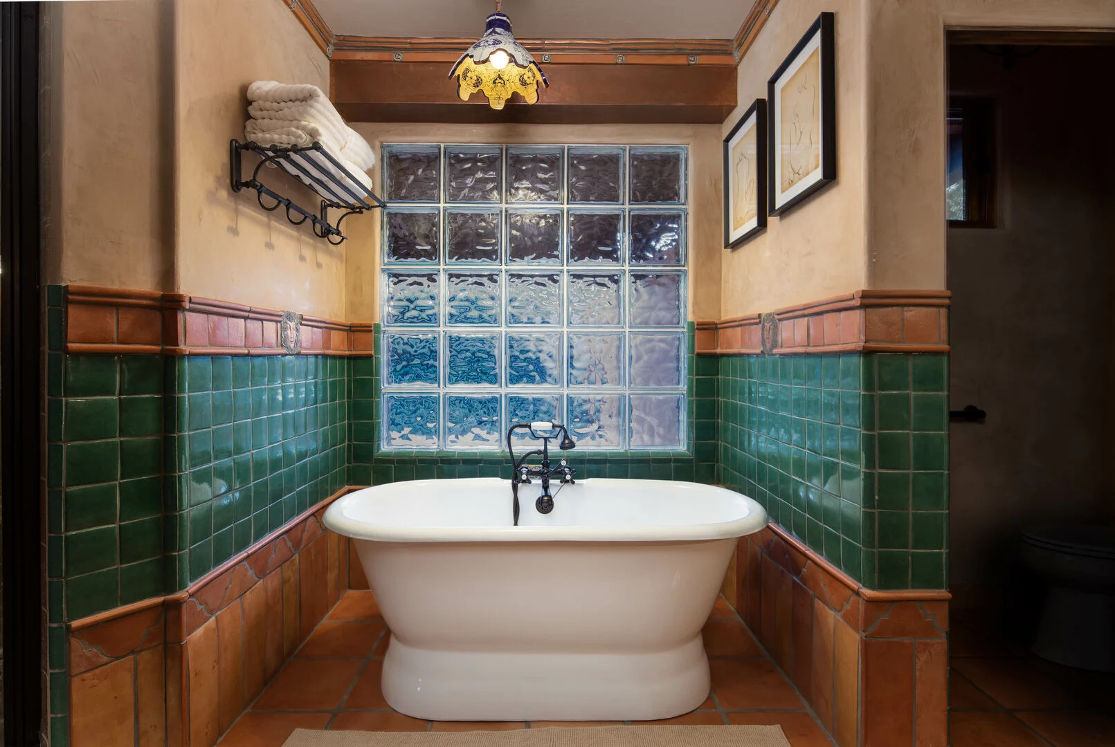 Hotsko House - Image 24