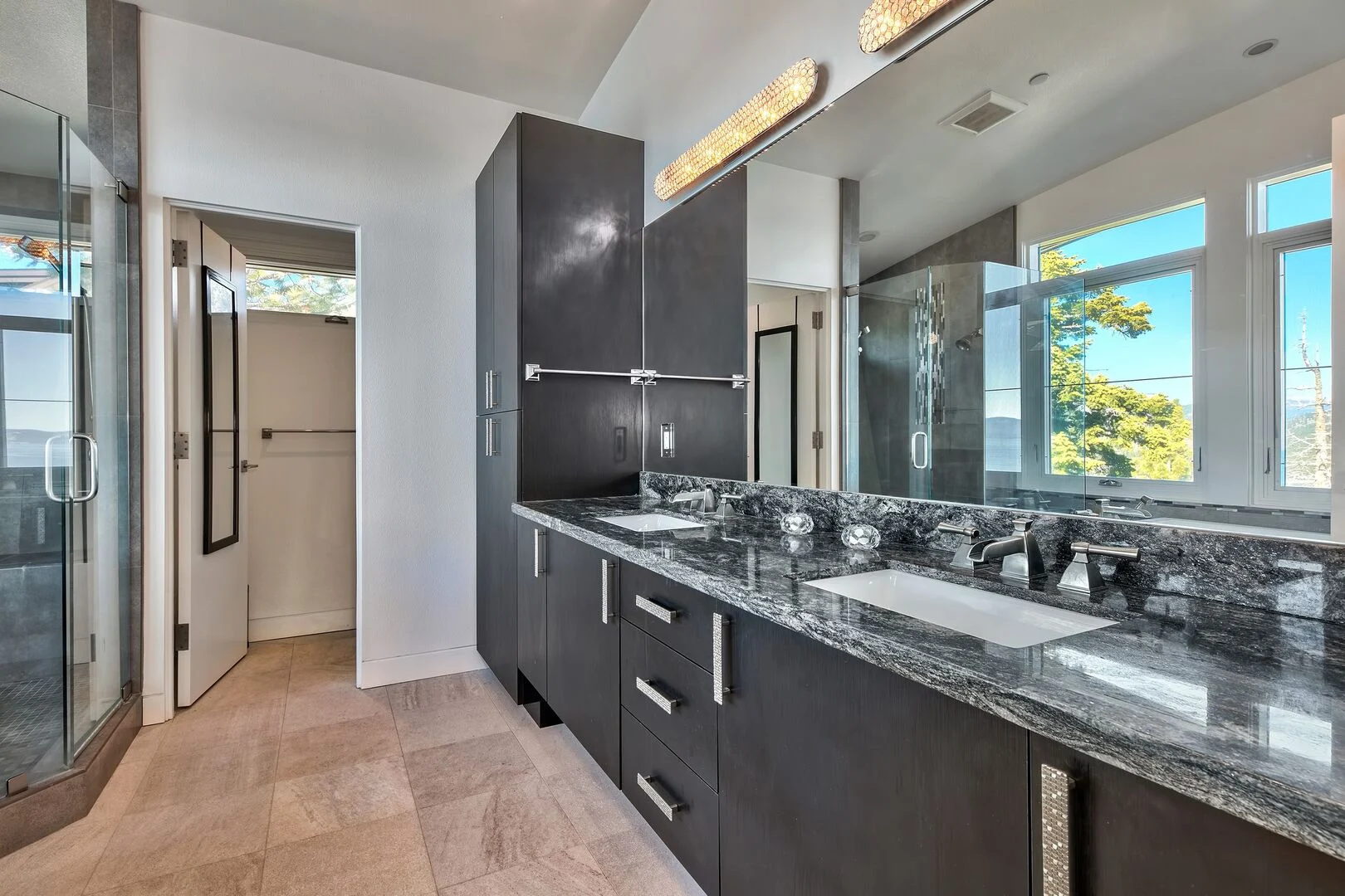 Point Place Home - Image 15