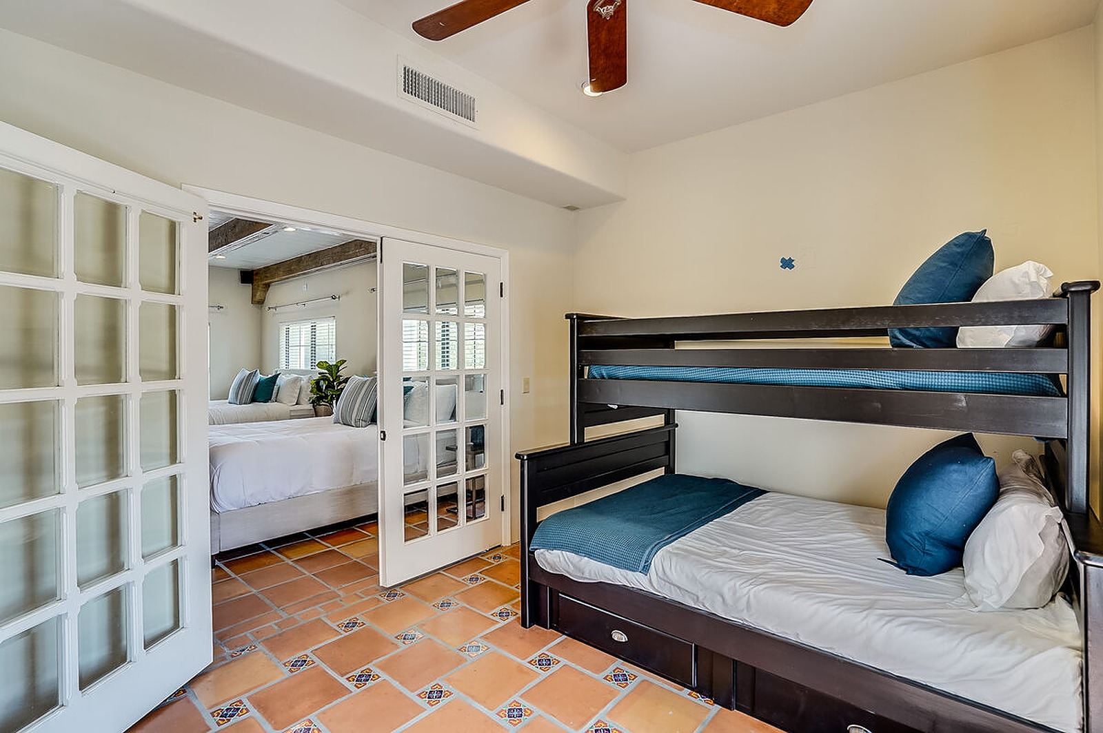 Valley Manor - Image 22