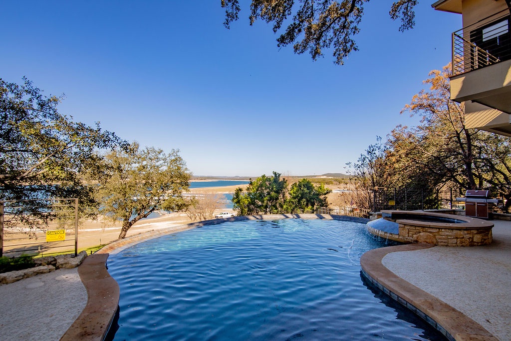 Lakeshore Place - Image 48