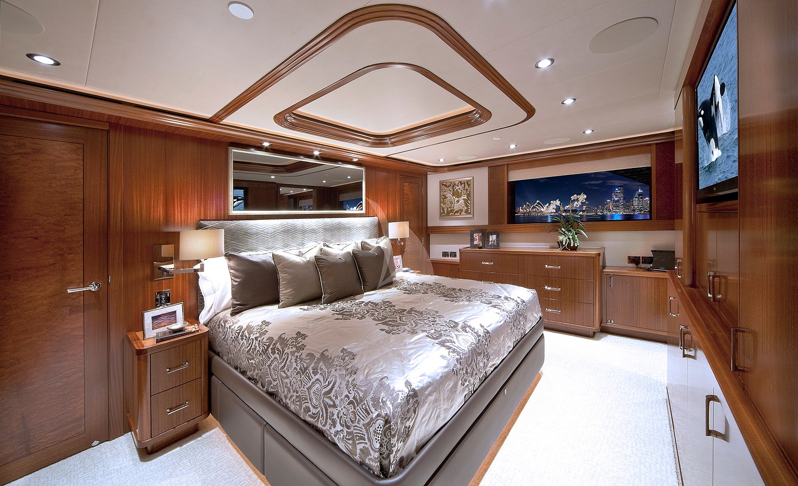 Pipe Dream Yacht - Image 9