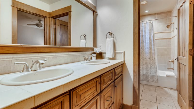 Royal Villa - Image 23