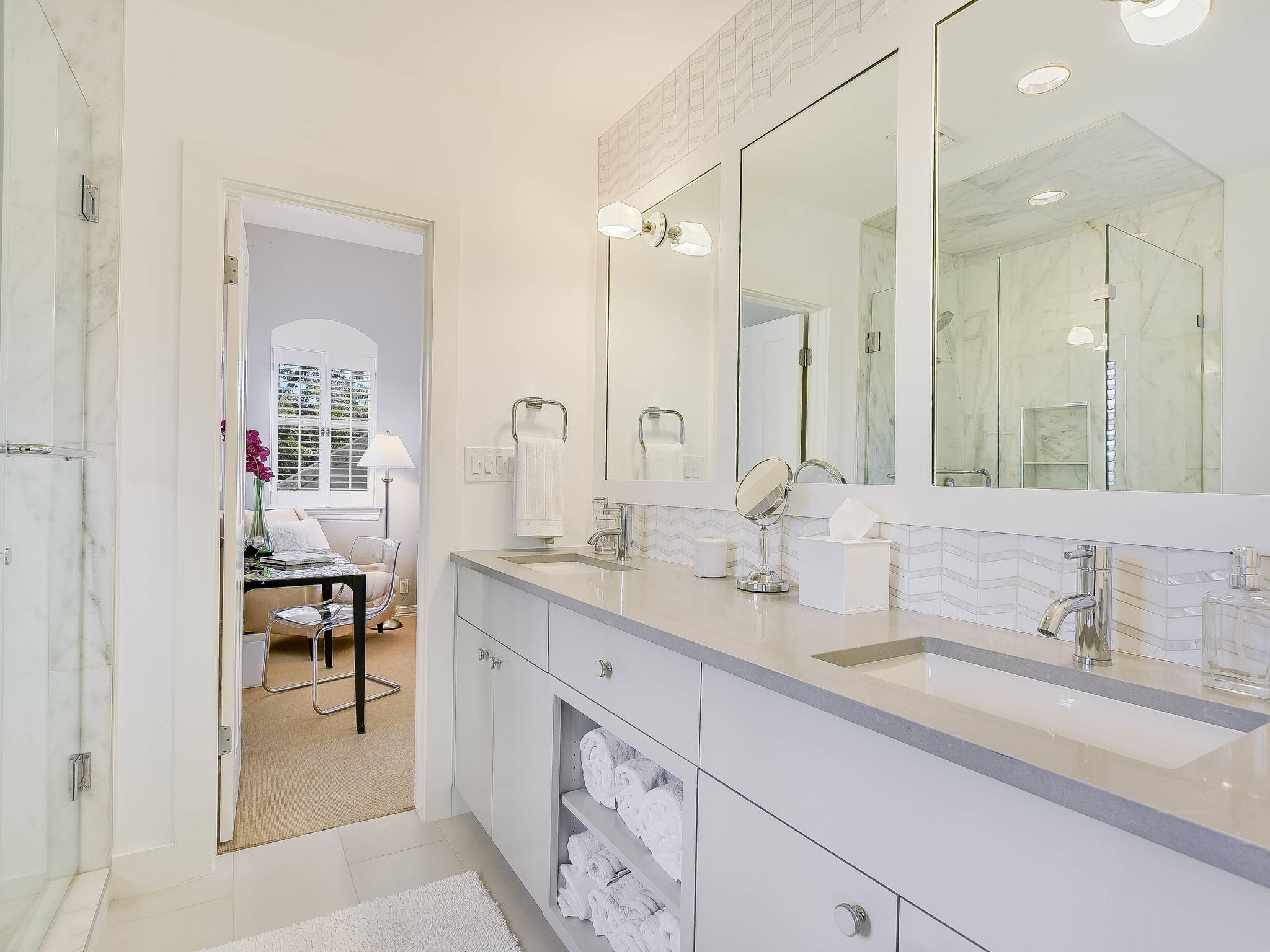 Red Cypress Home - Image 26