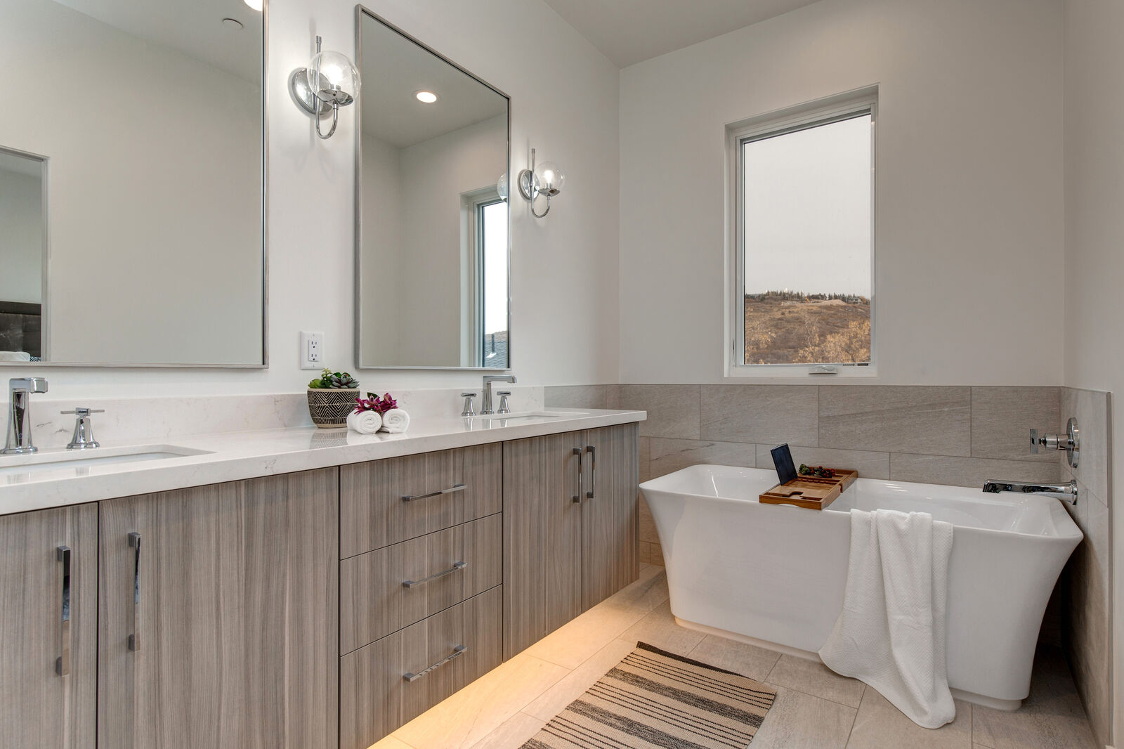 Lowell House - Image 19