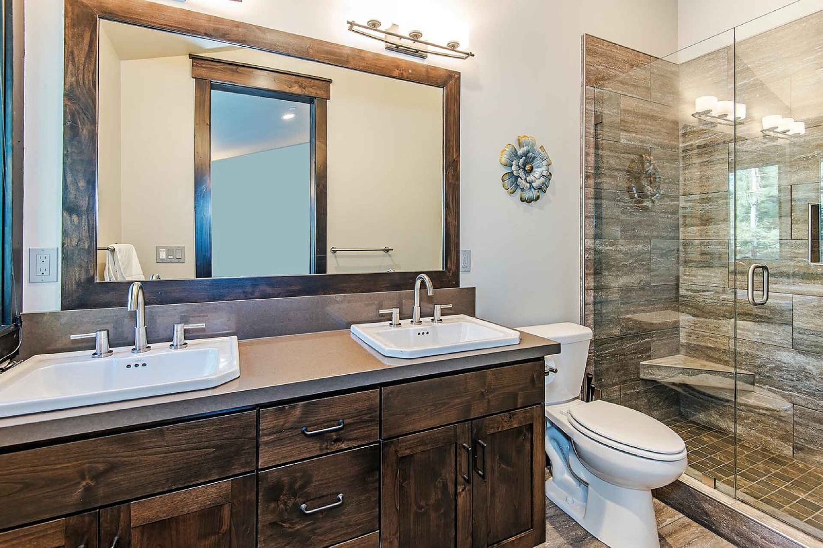 Trail Manor - Image 34