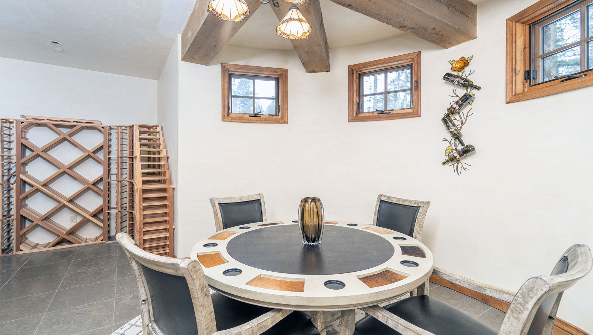 San Joaquin Manor - Image 11