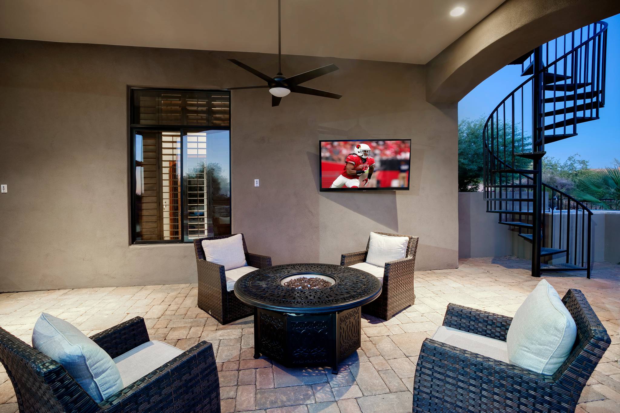 Pinnacle Vista Manor - Image 40