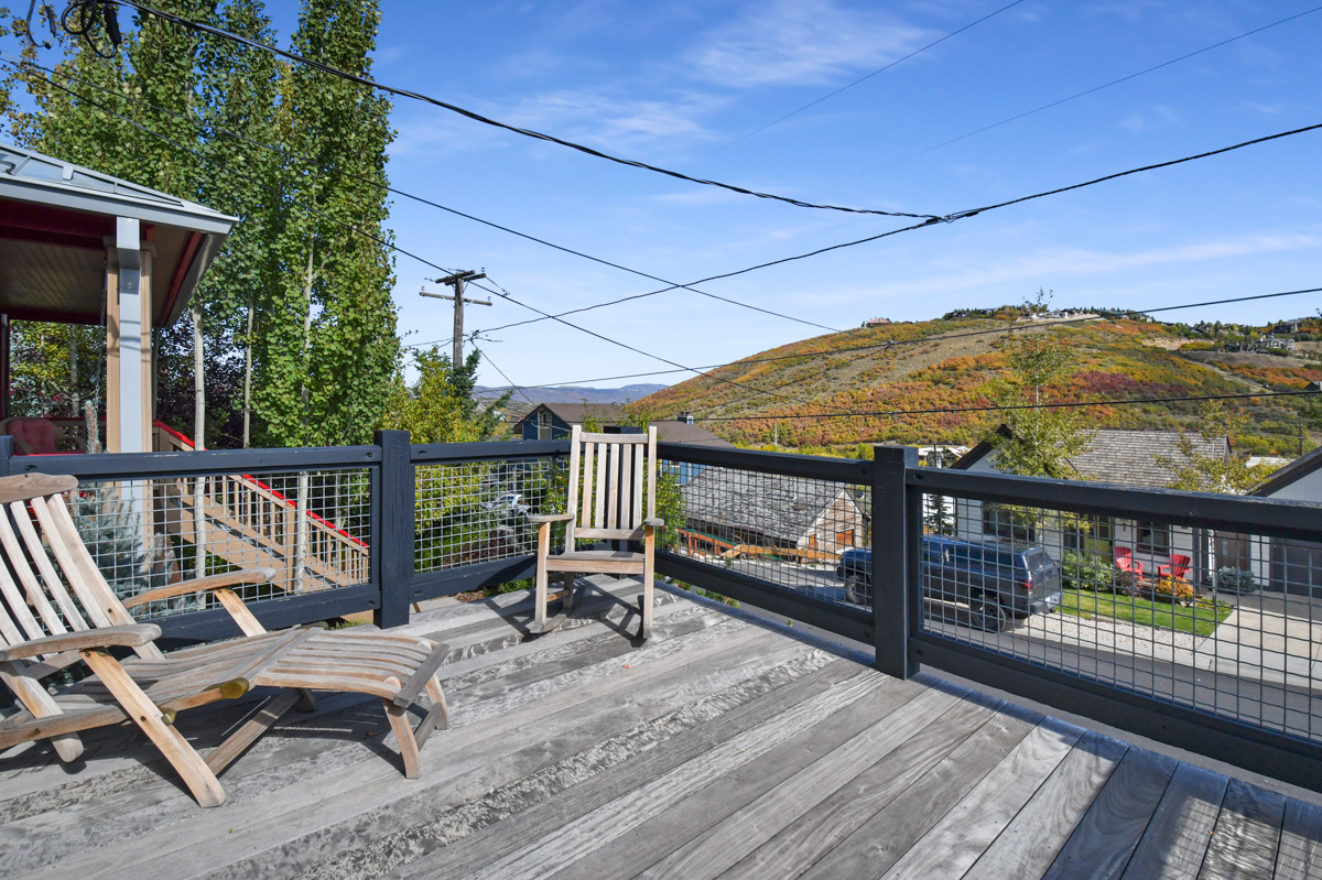 Red Wagon House - Image 25