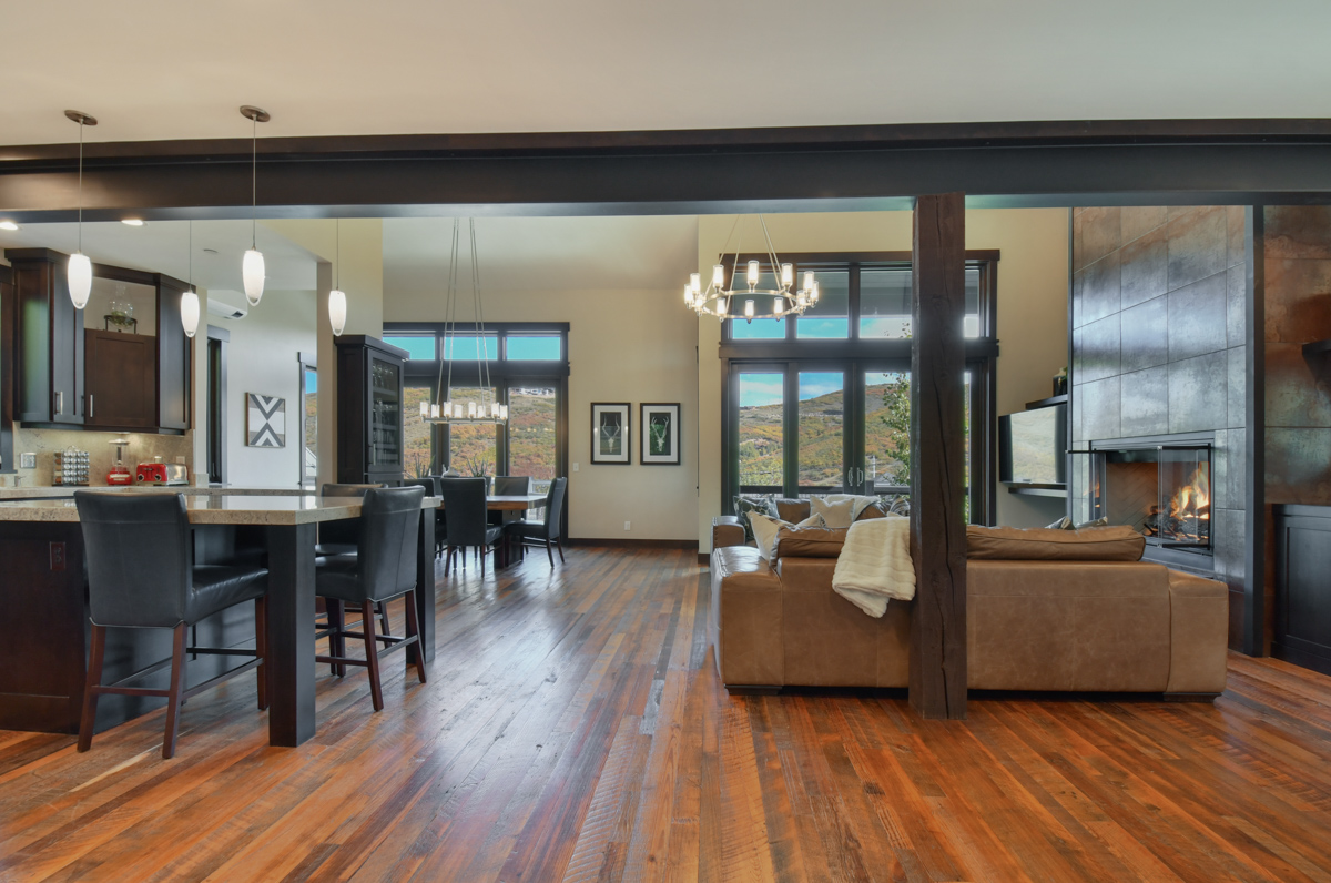 Red Wagon House - Image 4