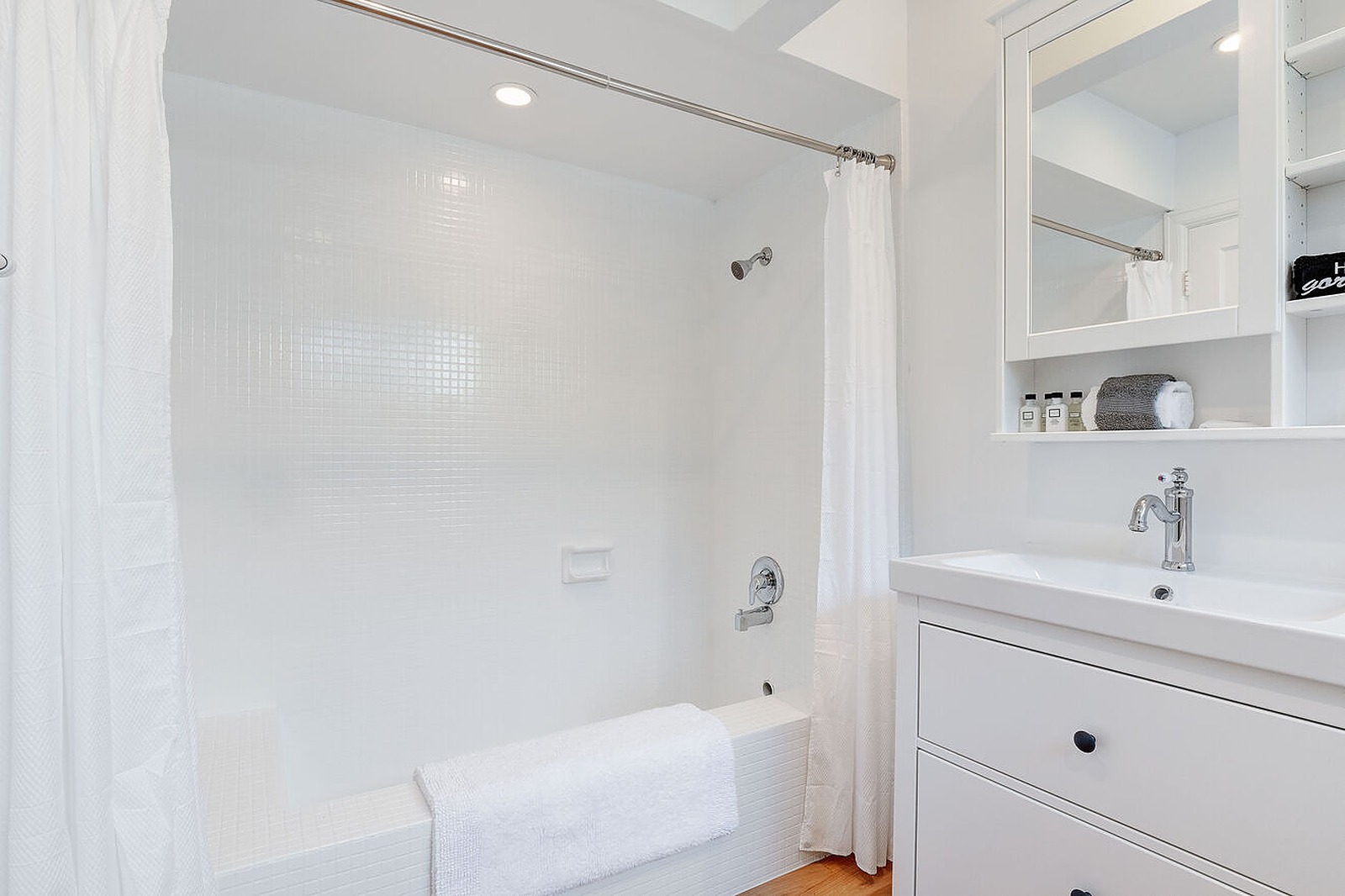 Field Villa - Image 33