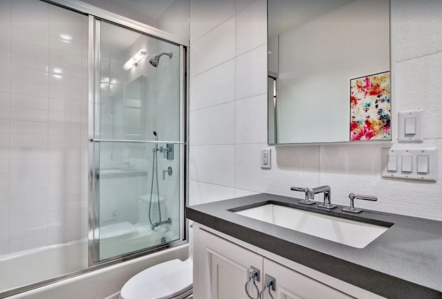 Hall Home - Image 23