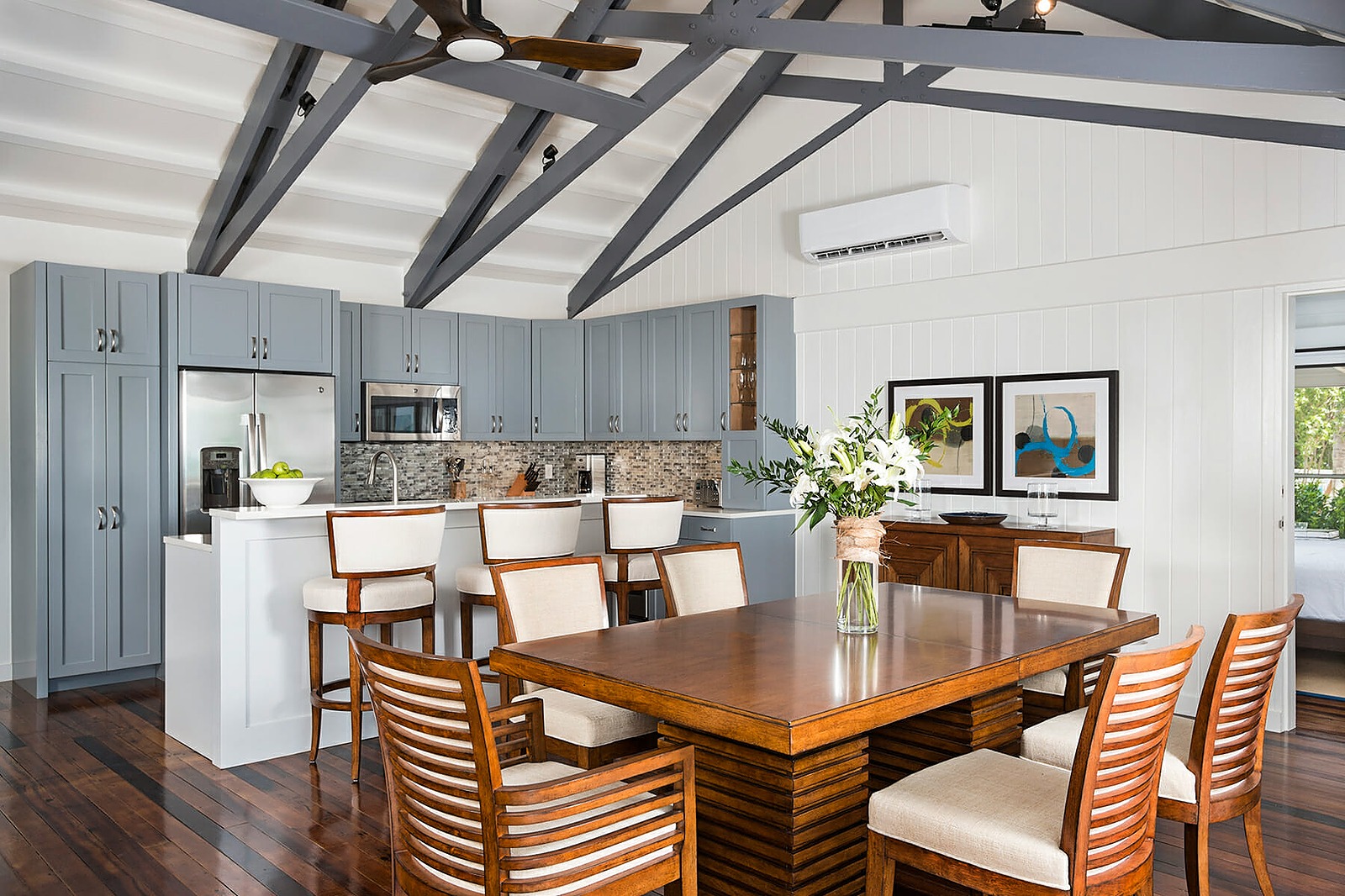 Dolphin House - Image 3