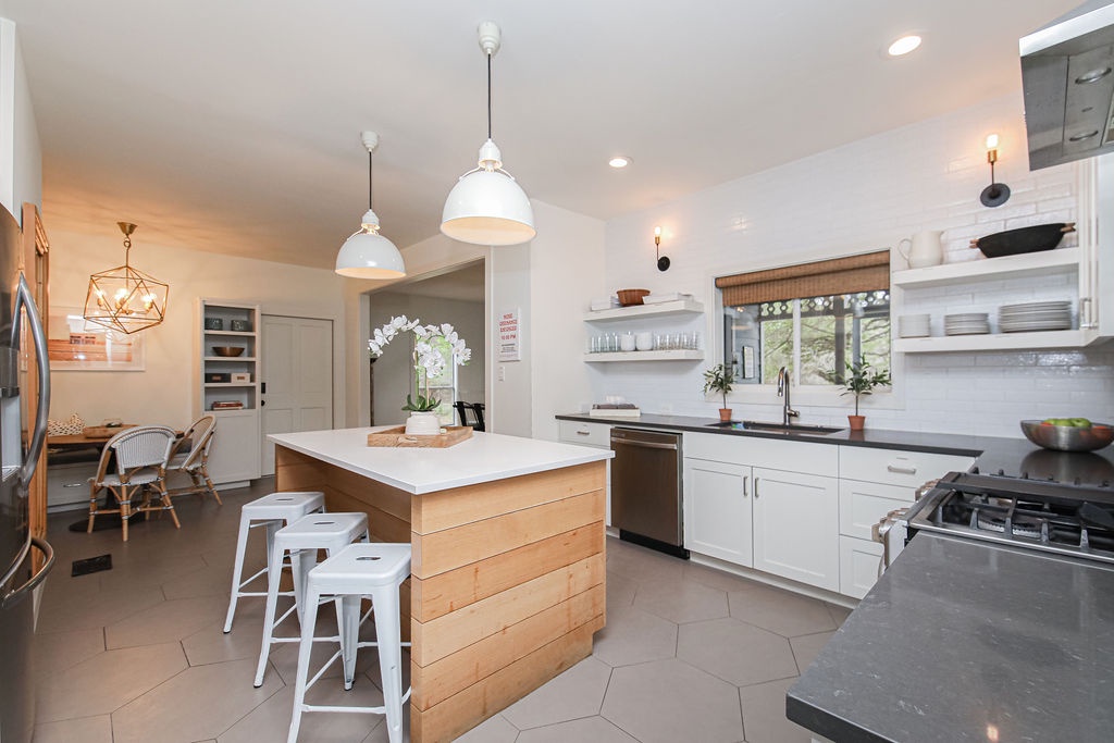 Hideaway Manor - Image 13