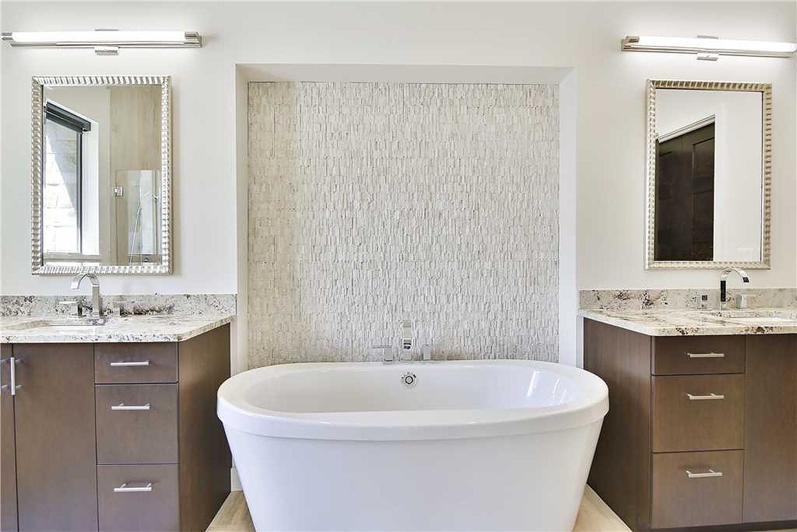 Robbins House - Image 13