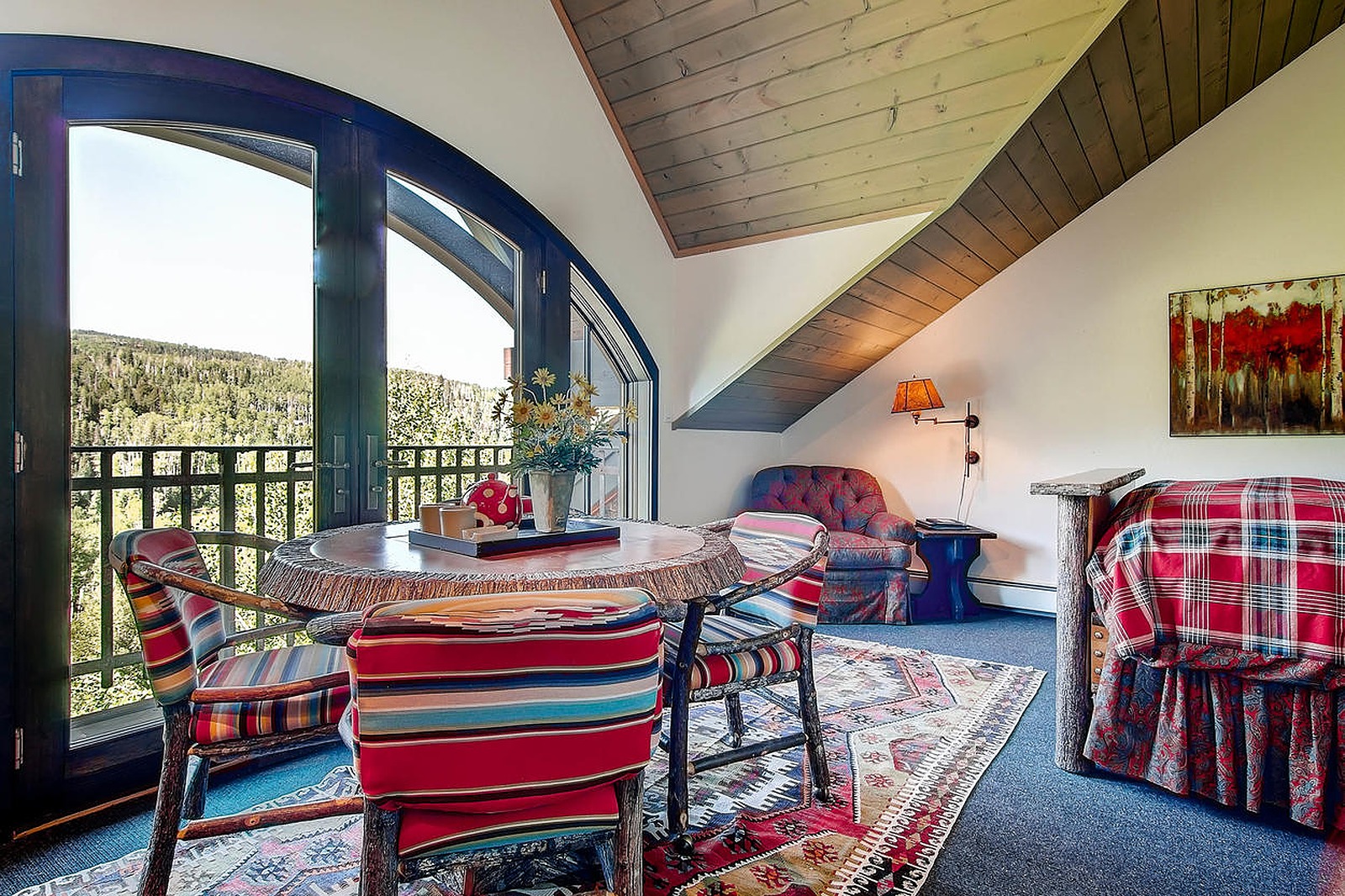 Country Club Manor - Image 21