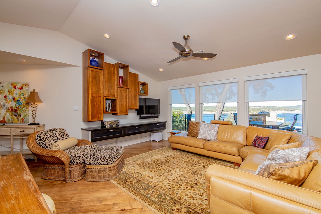 Lakeshore Place - Image 6