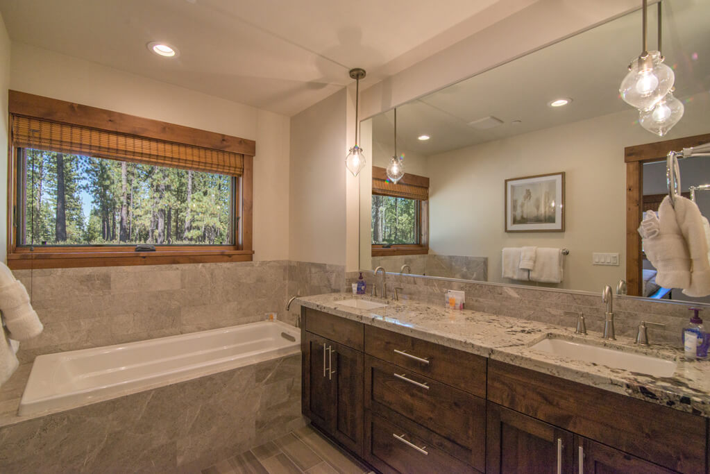 Hemlock House - Image 13