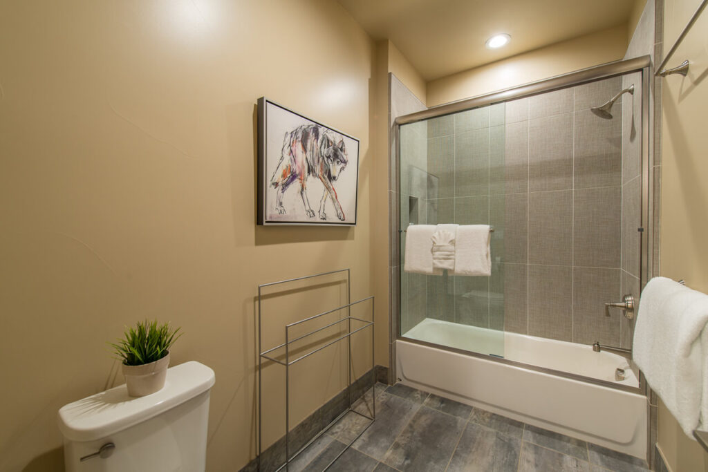 Mountain Hemlock Home - Image 27