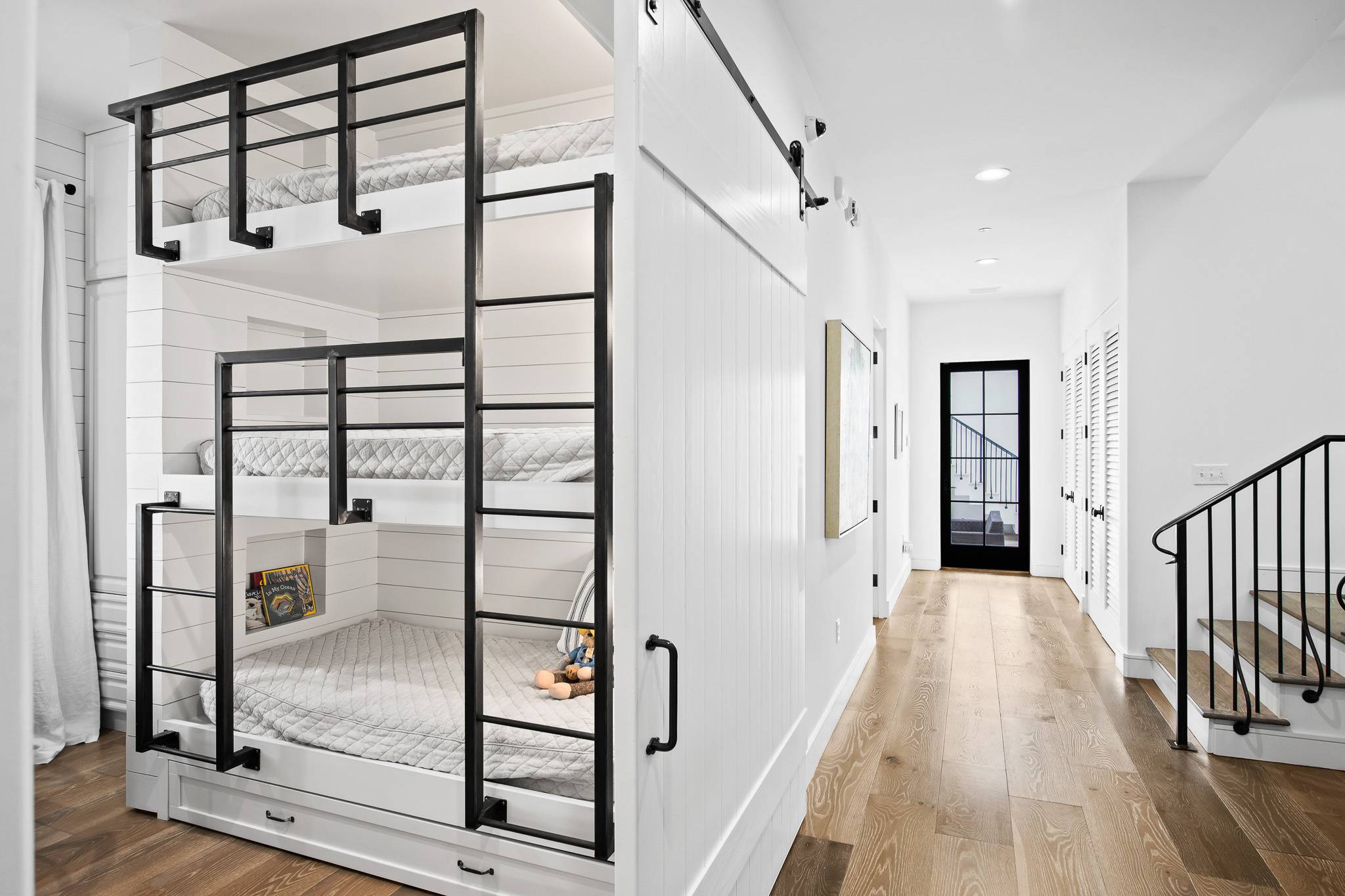 Hamlet Manor - Image 30