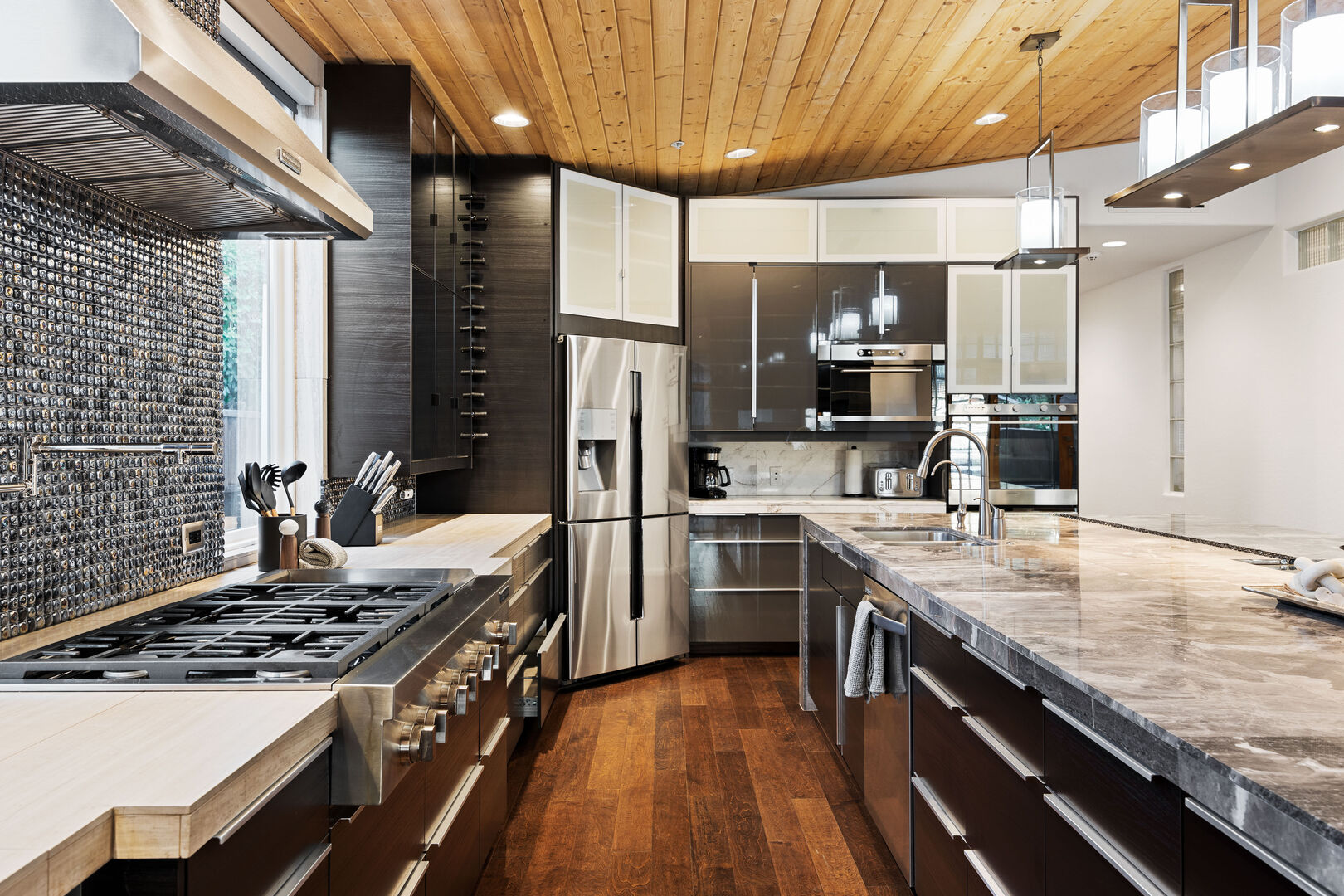 Waterfall House - Image 9