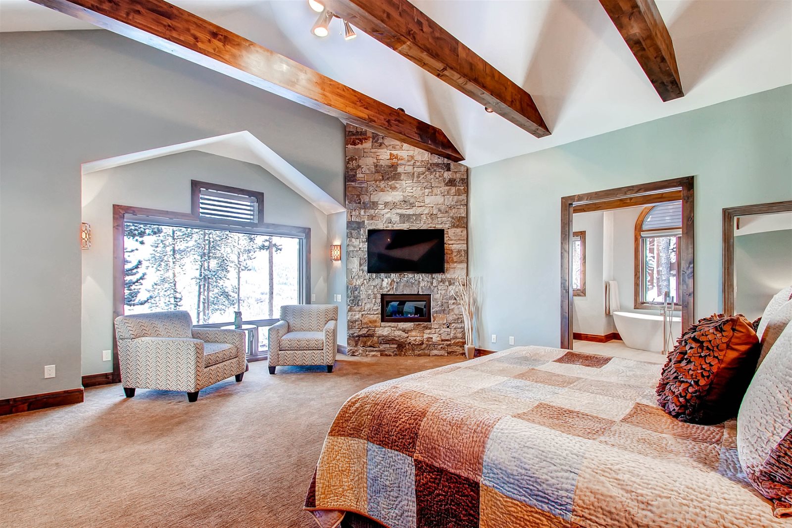 Amber Manor - Image 11