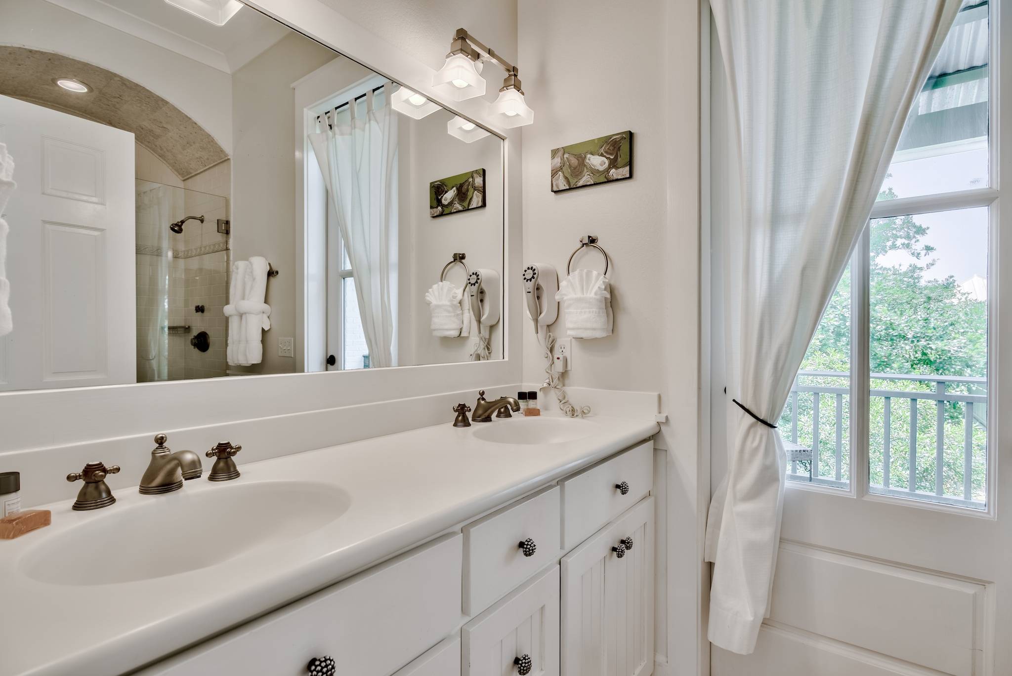 Inez House - Image 23