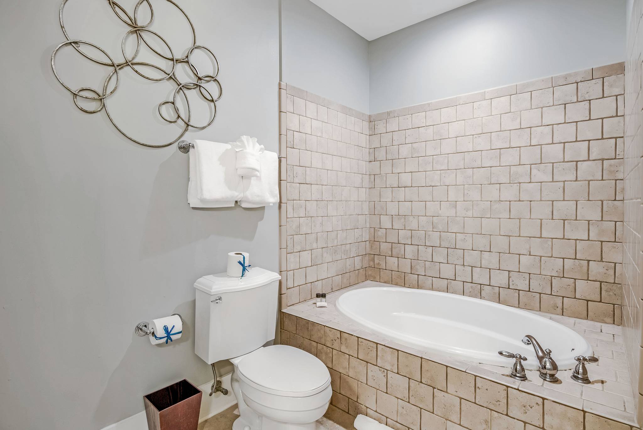 Augustine Home - Image 18