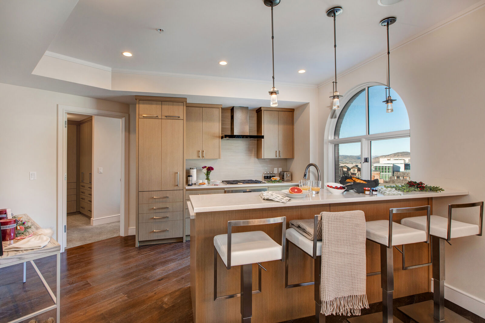 Silver Home - Image 9