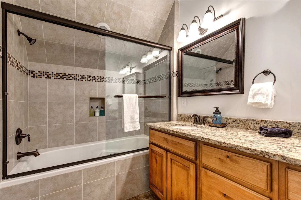 Warnick Manor - Image 41