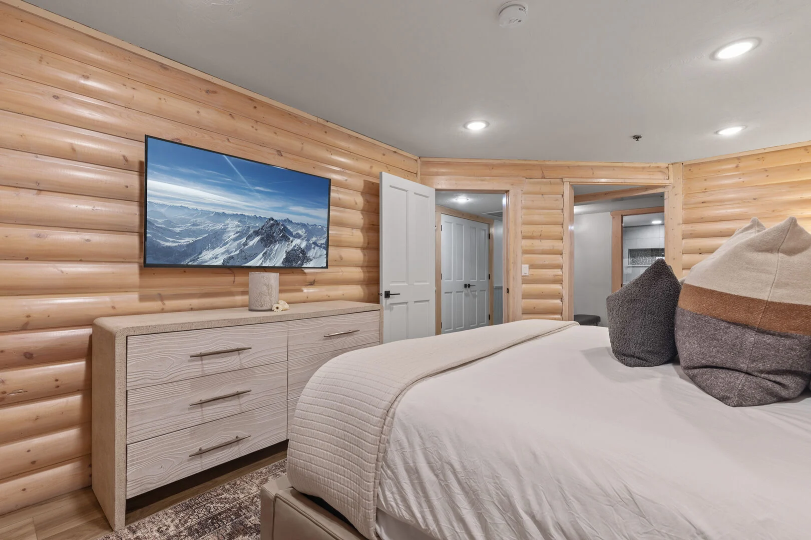 Silver Lake Home - Image 24