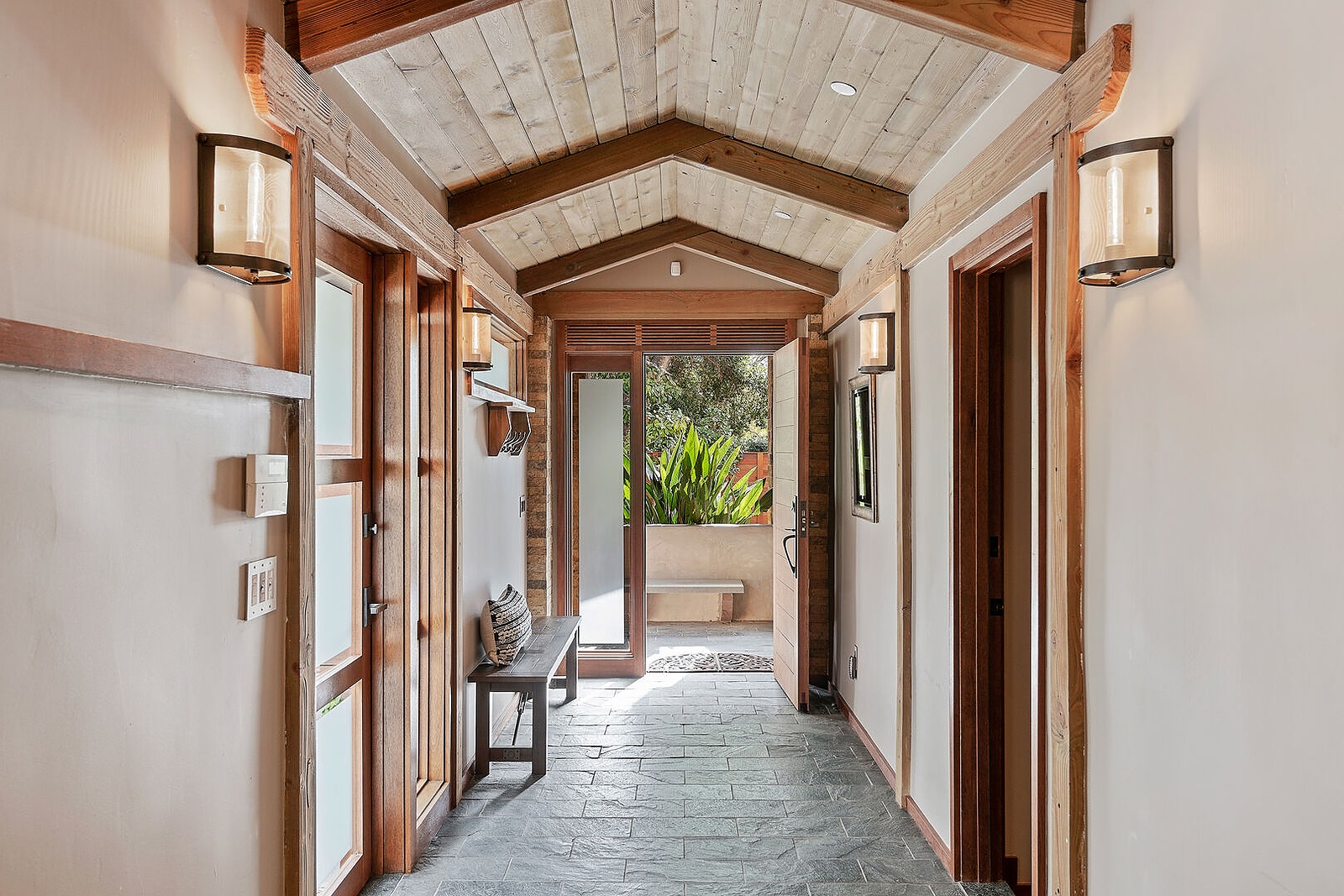 Middle Home - Image 29