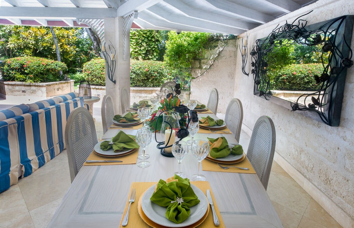 Red Hibiscus Home - Image 5