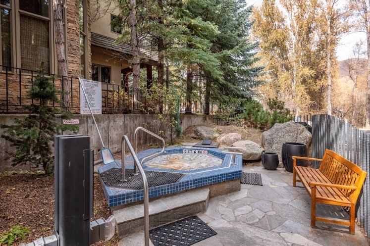 Cooper House - Image 11