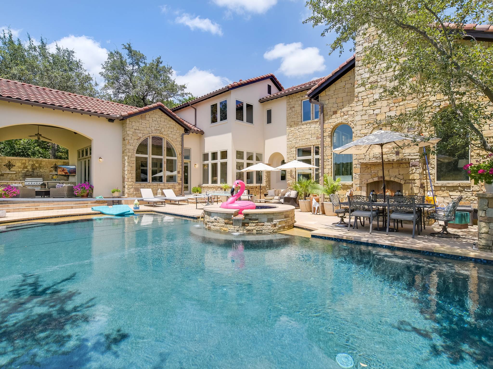 Rock Cedar House - Image 39