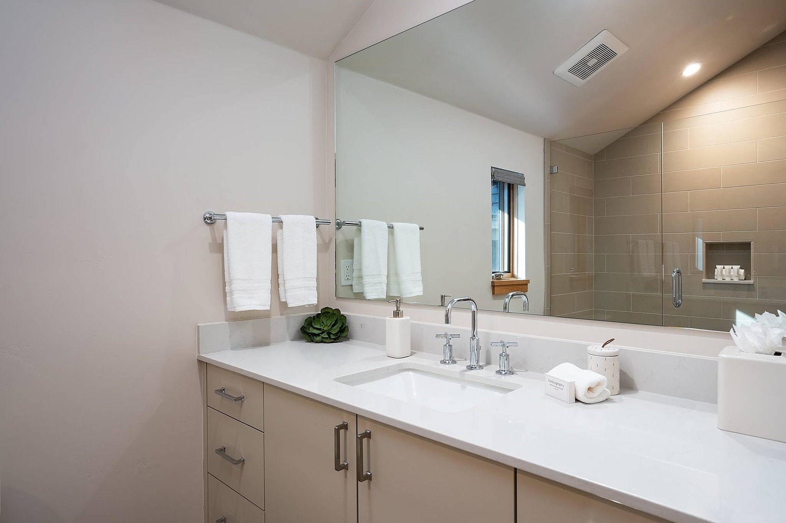 Wood House - Image 25