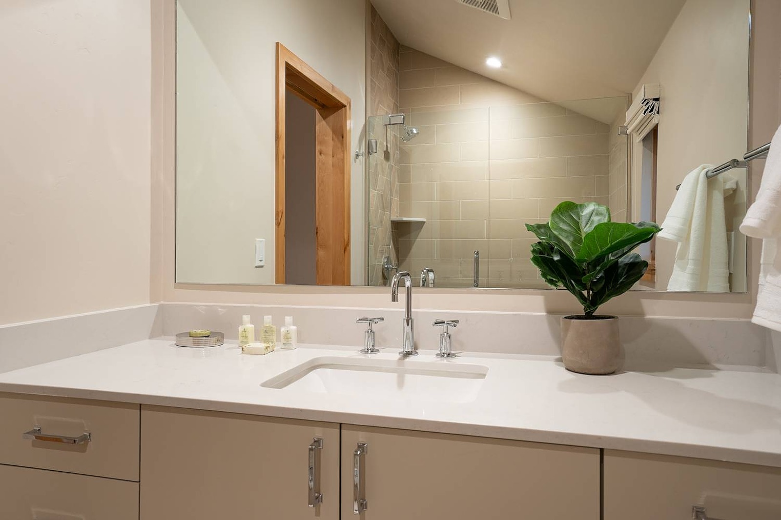 Sutter House - Image 34