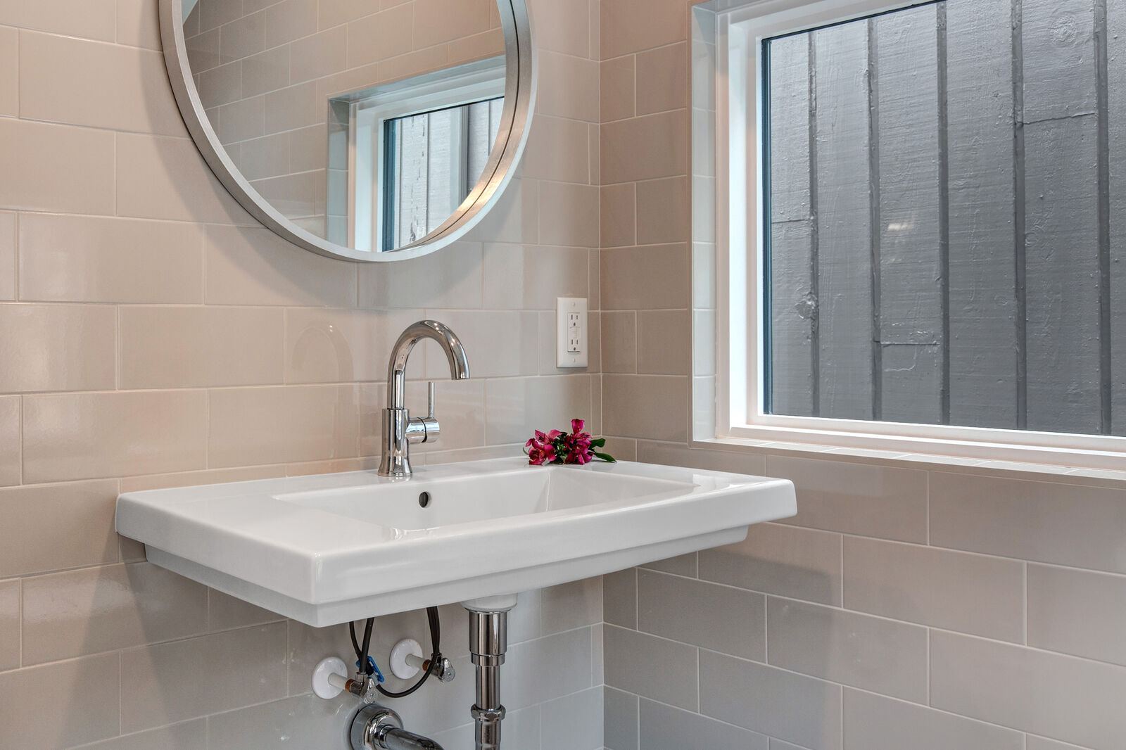 Lowell House - Image 27