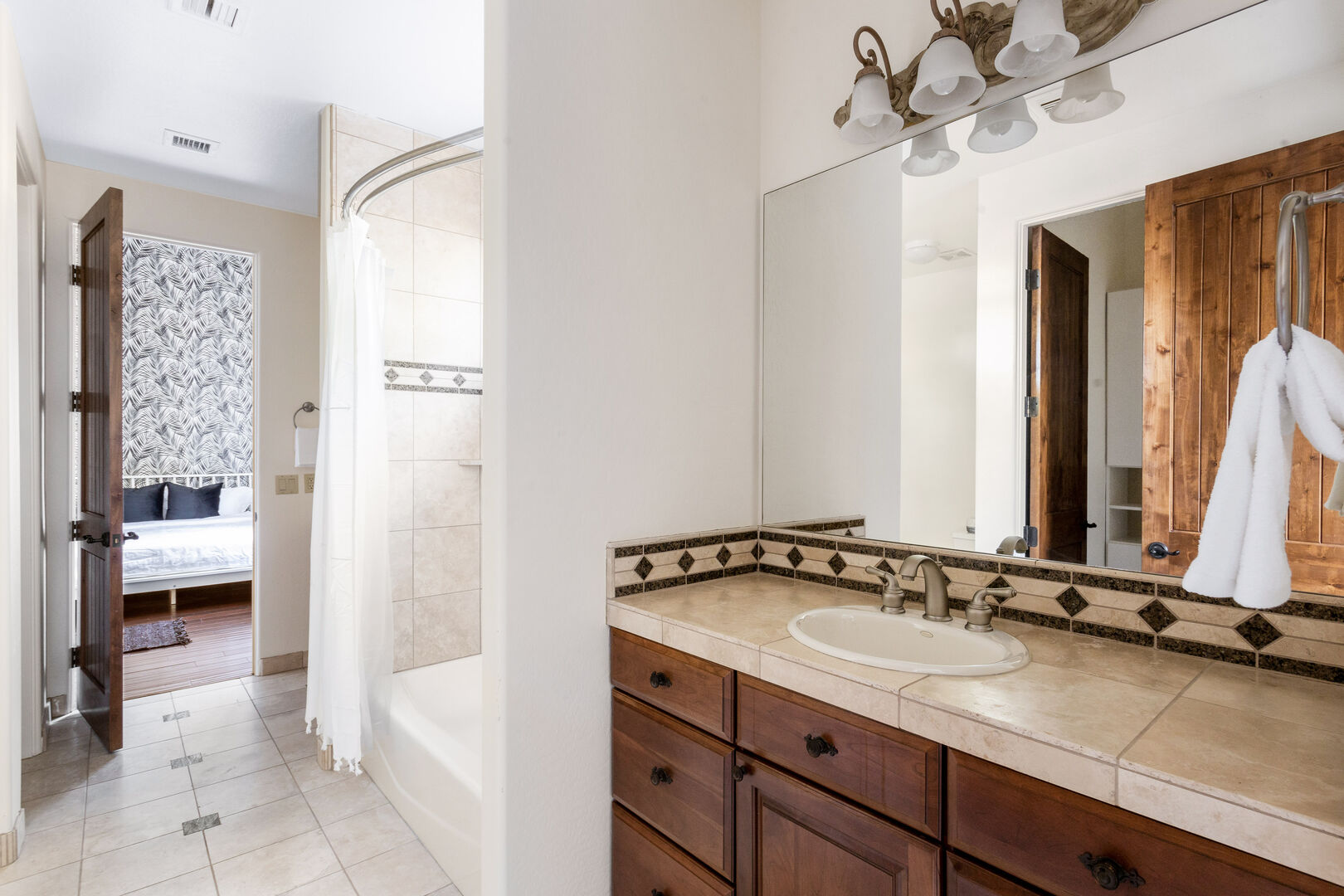 Redbird Manor - Image 16