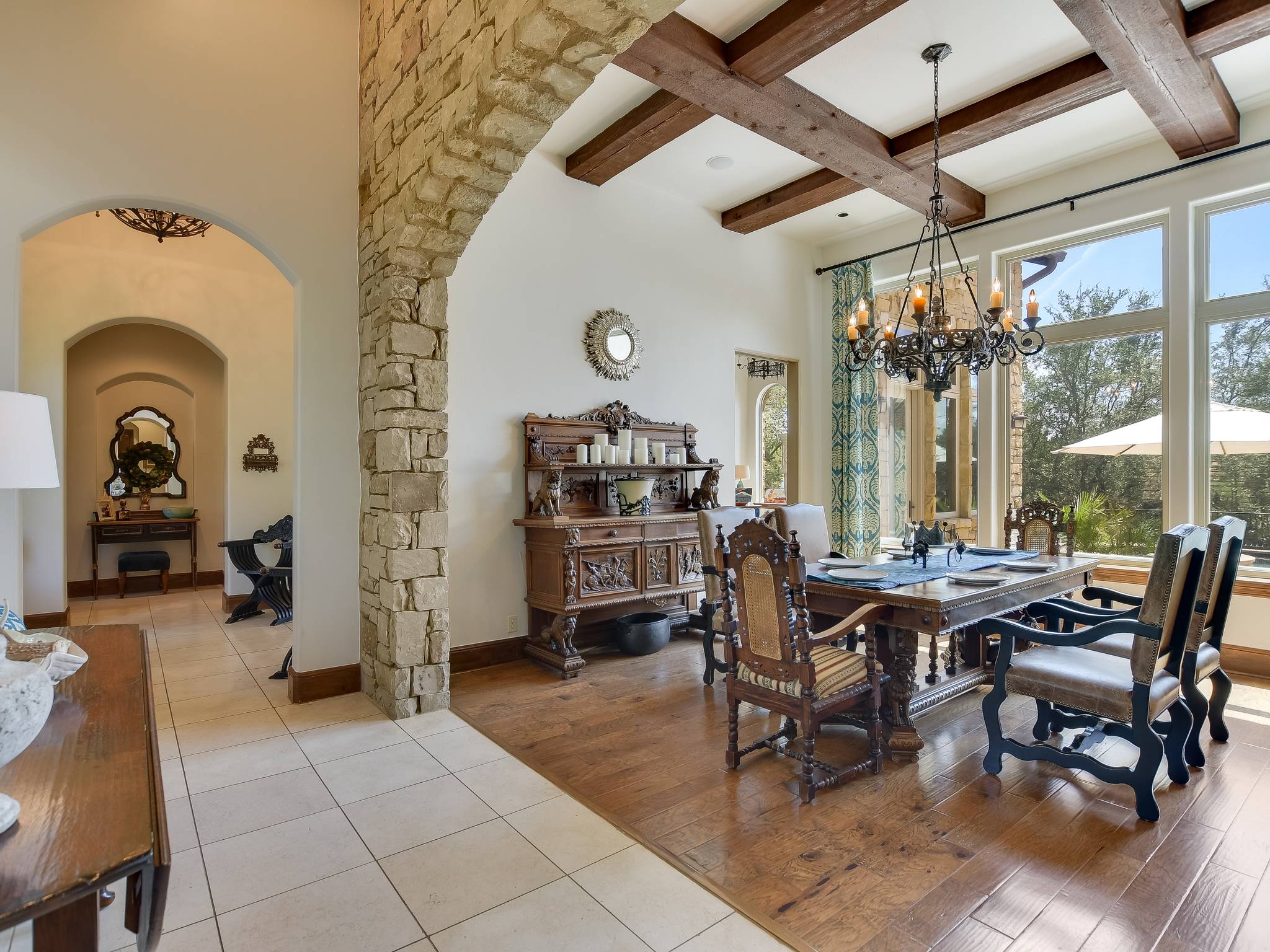 Rock Cedar House - Image 10