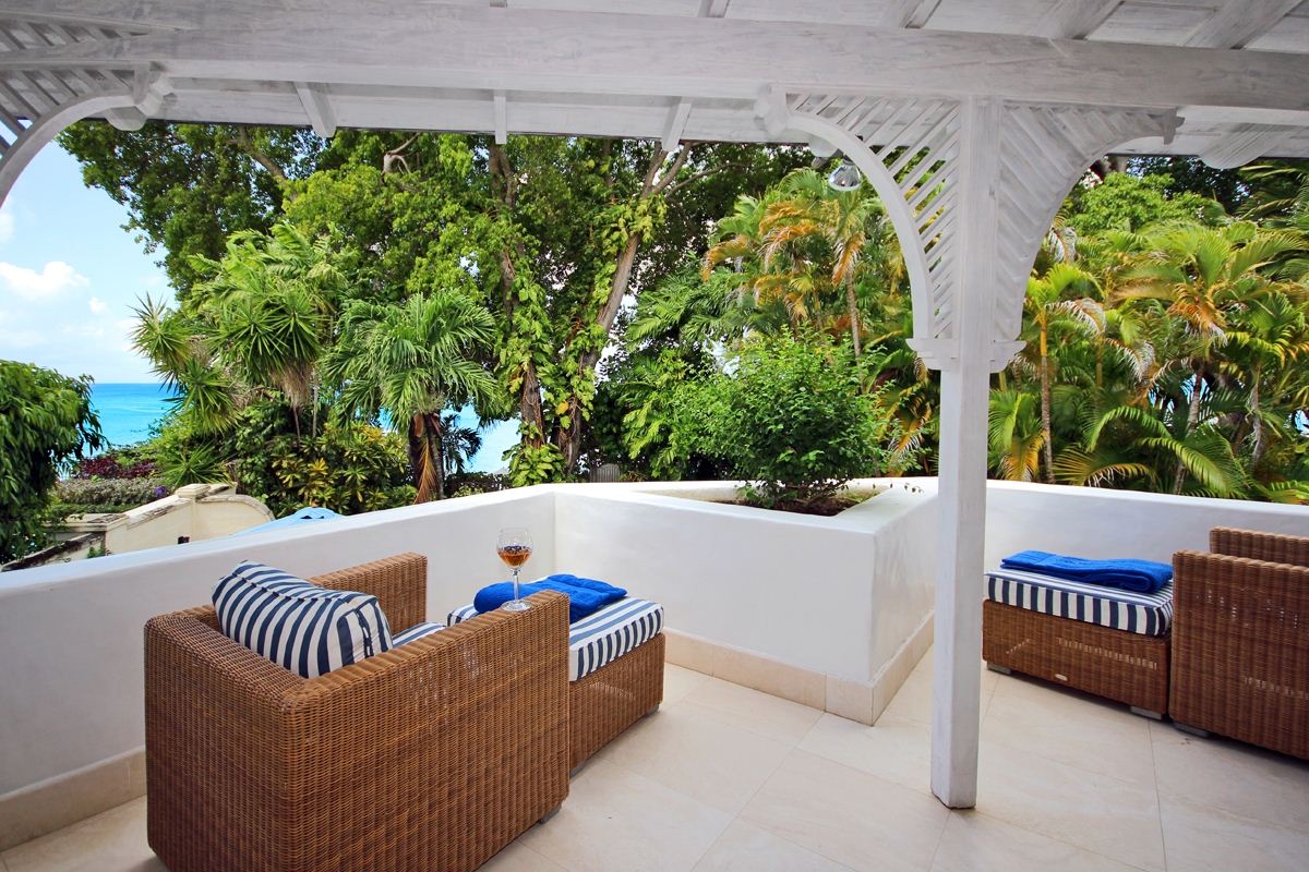 Red Hibiscus Home - Image 8