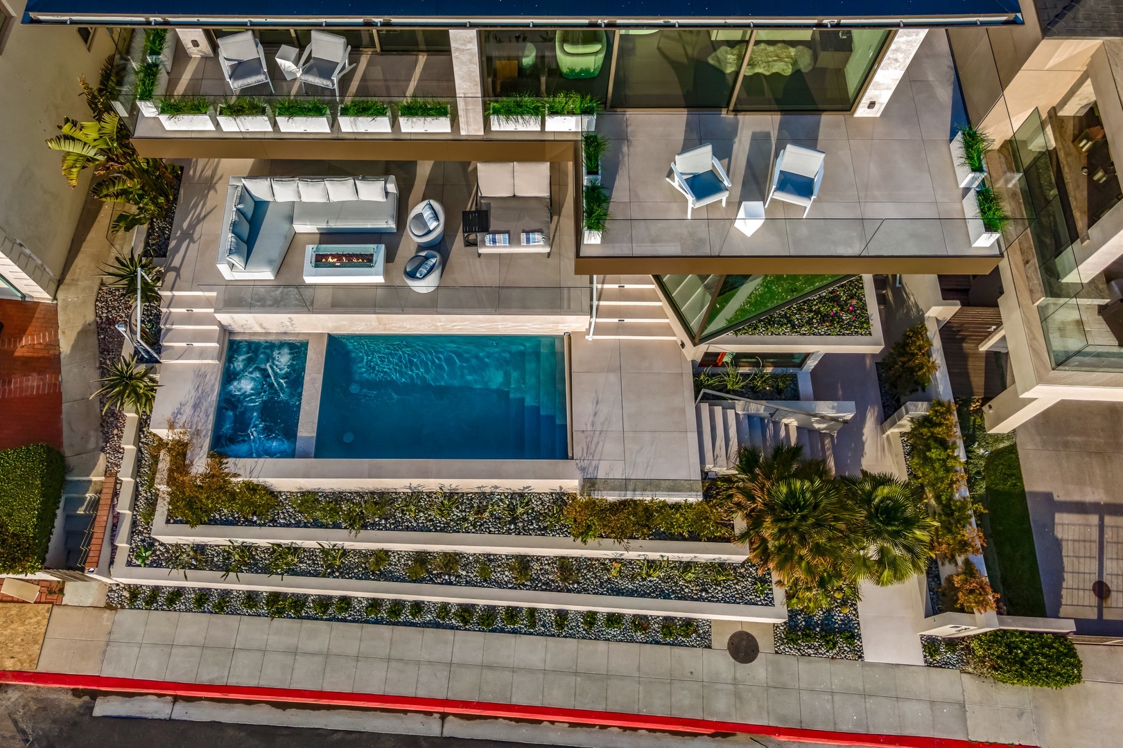 Blue Sapphire House - Image 2