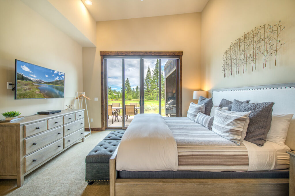 Mountain Hemlock Home - Image 18