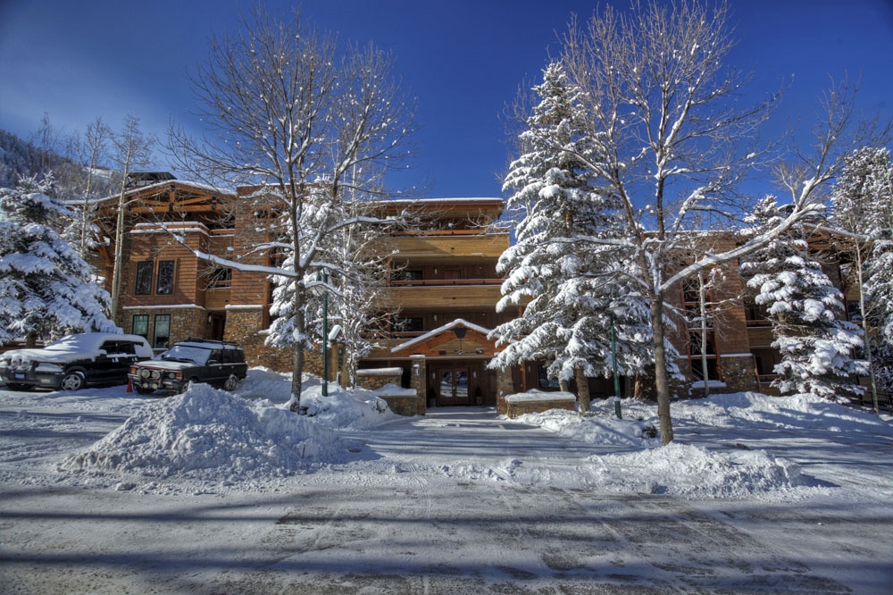 Summit Home - Image 13