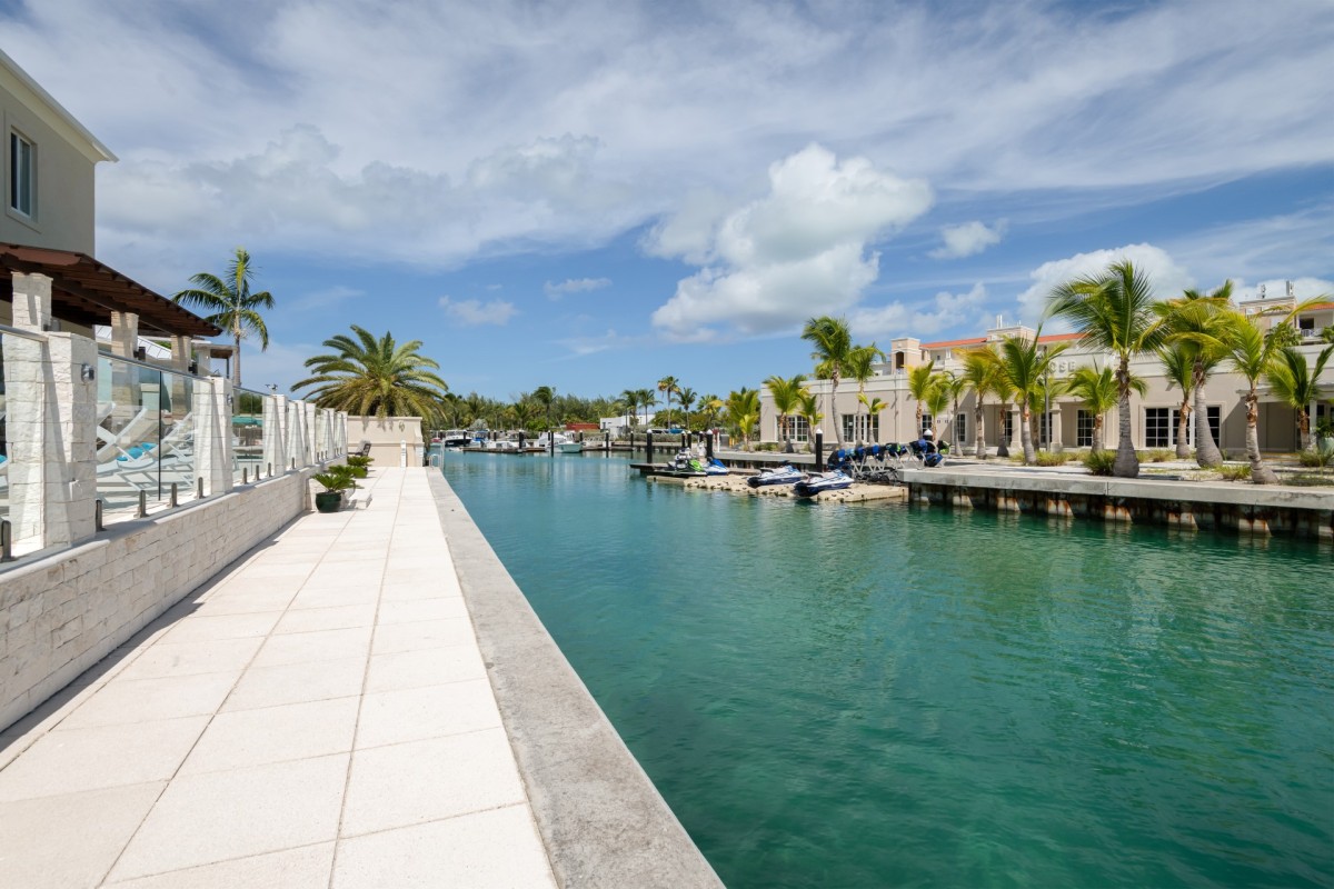 Kira Isle Home - Image 35