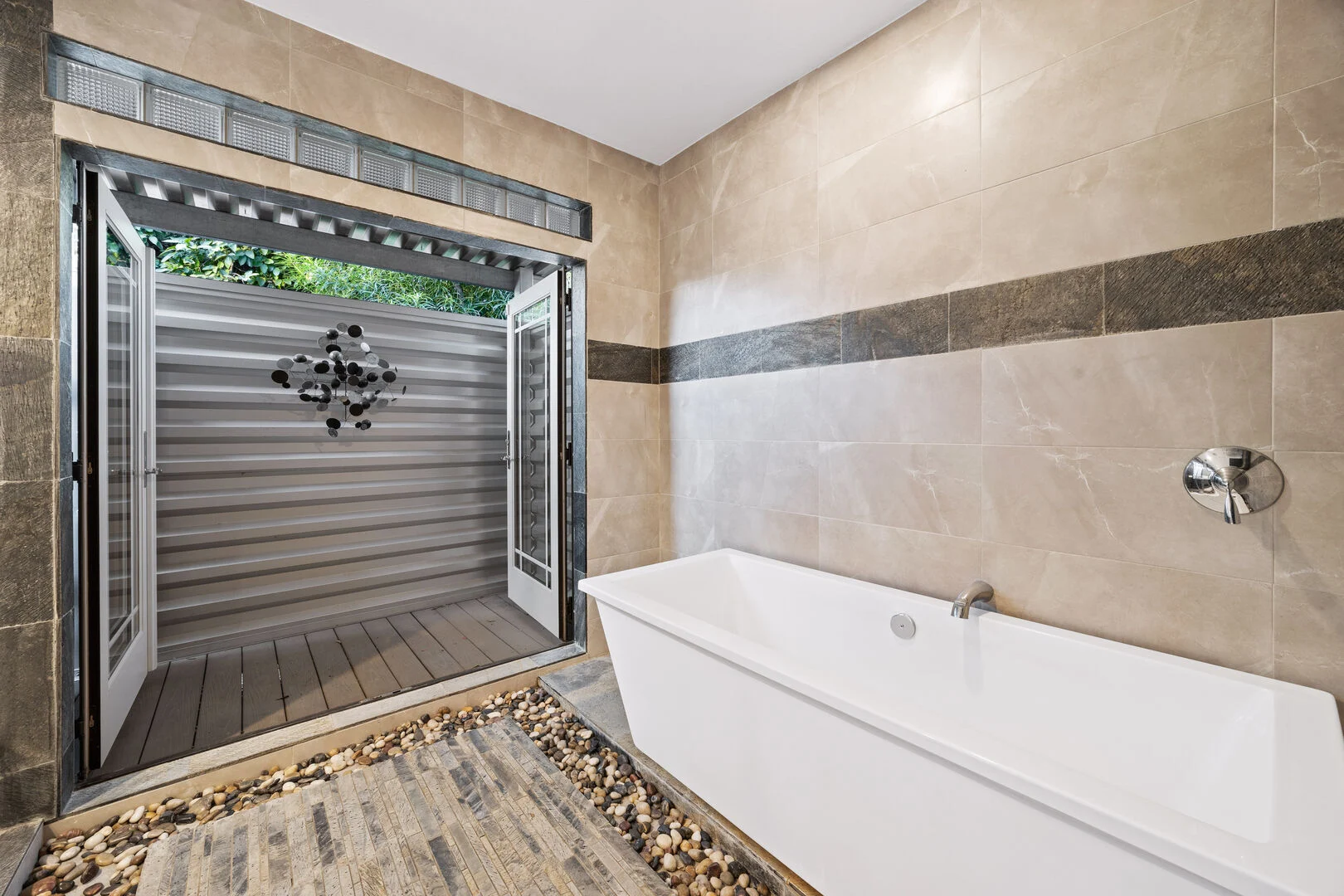 Waterfall House - Image 20