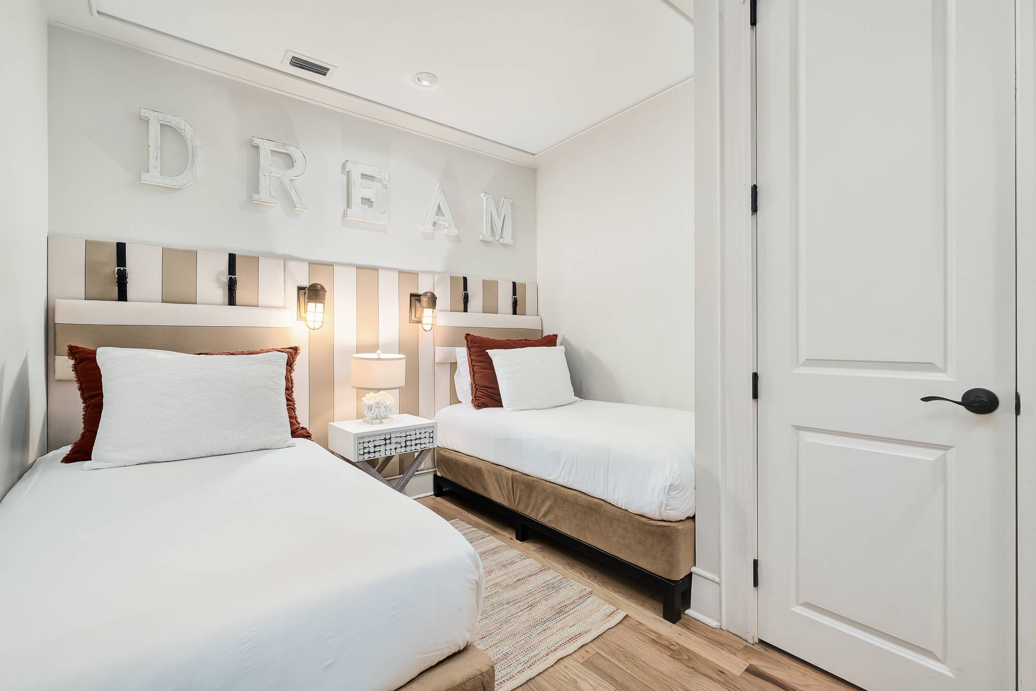 Lagoon Home - Image 14