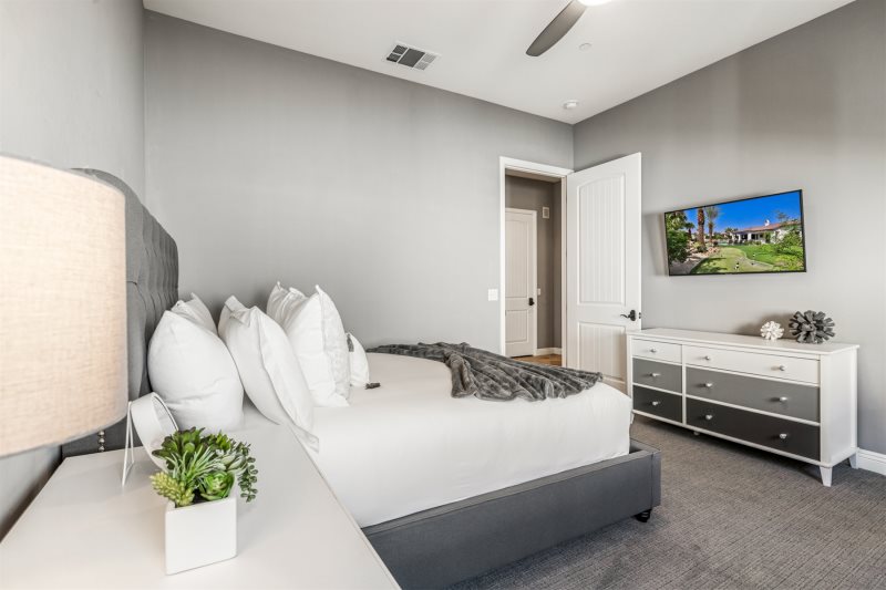 Selena Place - Image 30